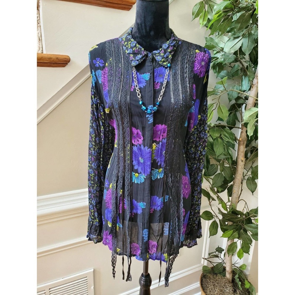 Chico's Women's Black Floral Long Sleeve Collared Long Sleeve Buttons Up Shirt 3